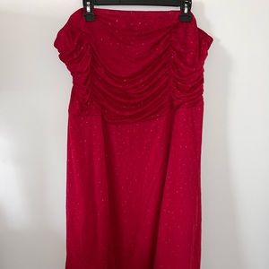 Torrid plus Size 26 dark Red Glitter Ruched & black Tulle Hem Strapless Dress